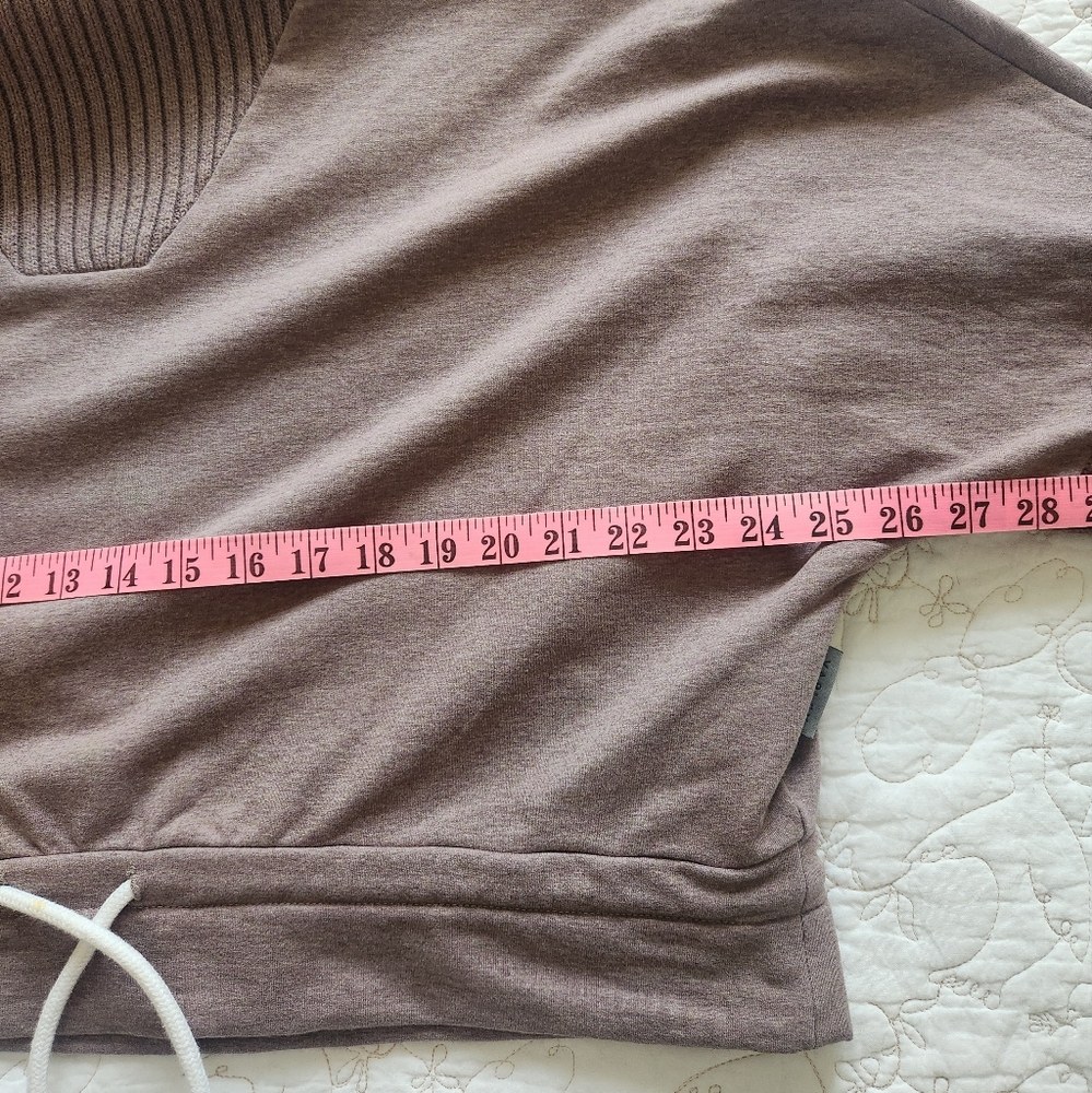 Varley Mauve Turtleneck Sweatshirt - Picture 13 of 16